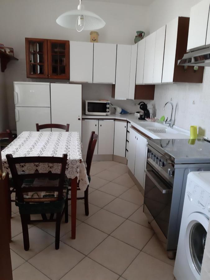 Appartamento Per Vacanze Domus Lunae Luni Exterior foto